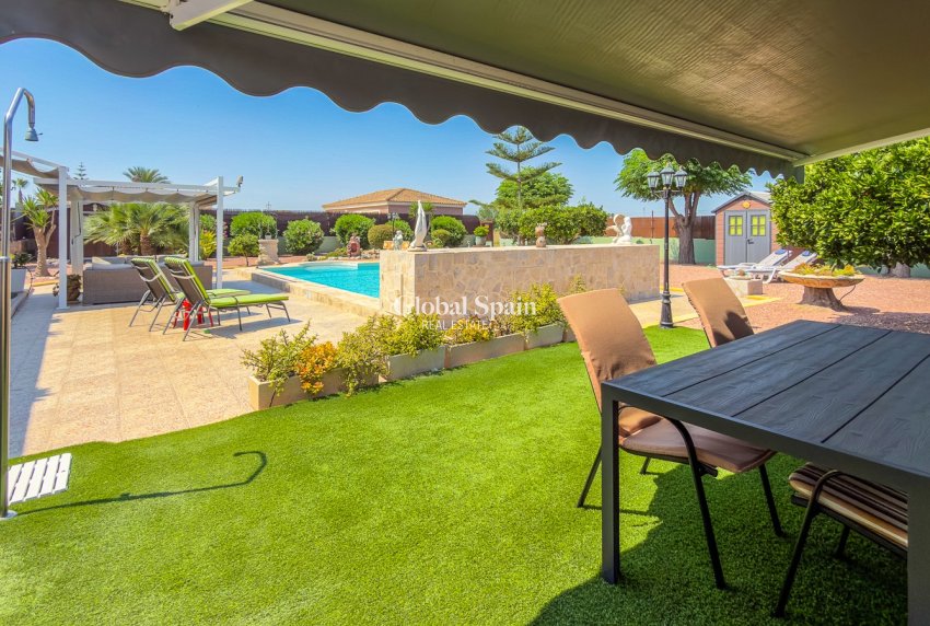 Revente - VILLA -
CATRAL - Catral