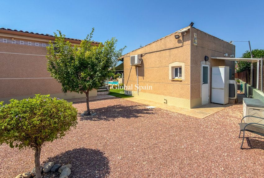 Revente - VILLA -
CATRAL - Catral