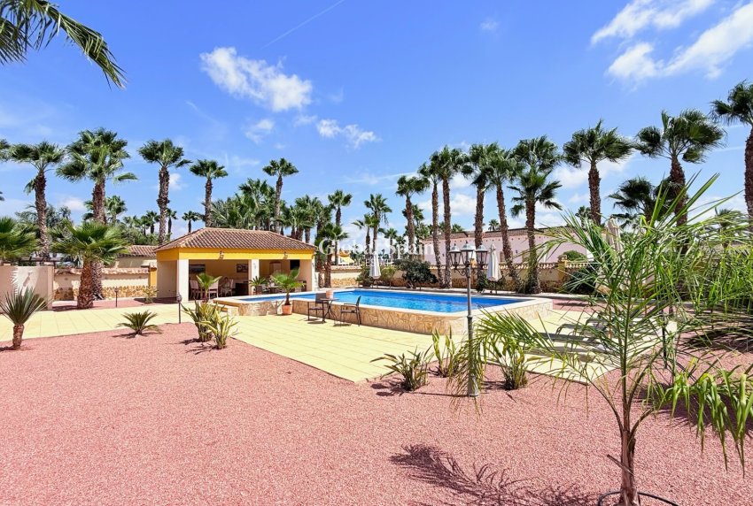 Revente - VILLA -
CATRAL