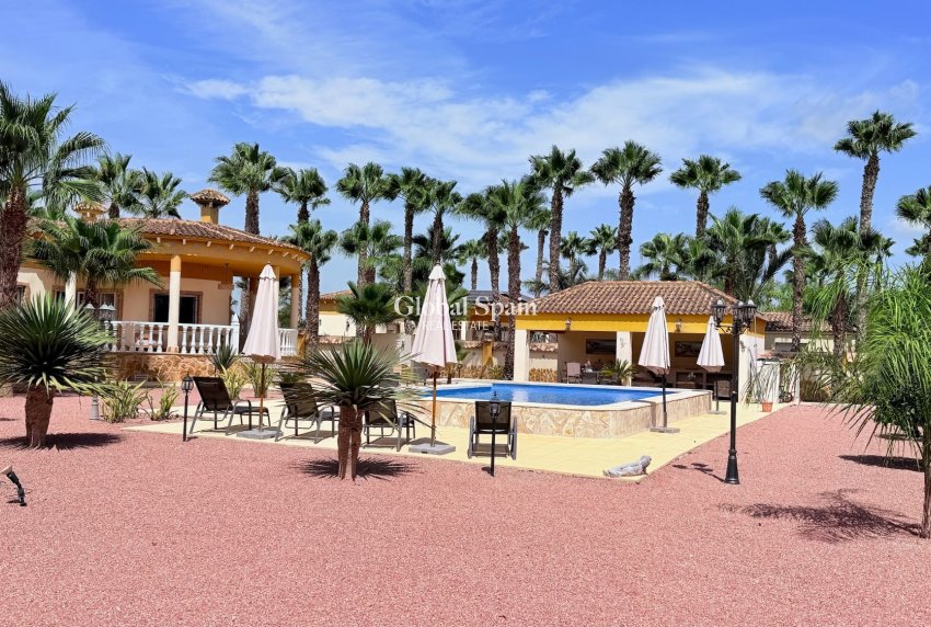 Revente - VILLA -
CATRAL