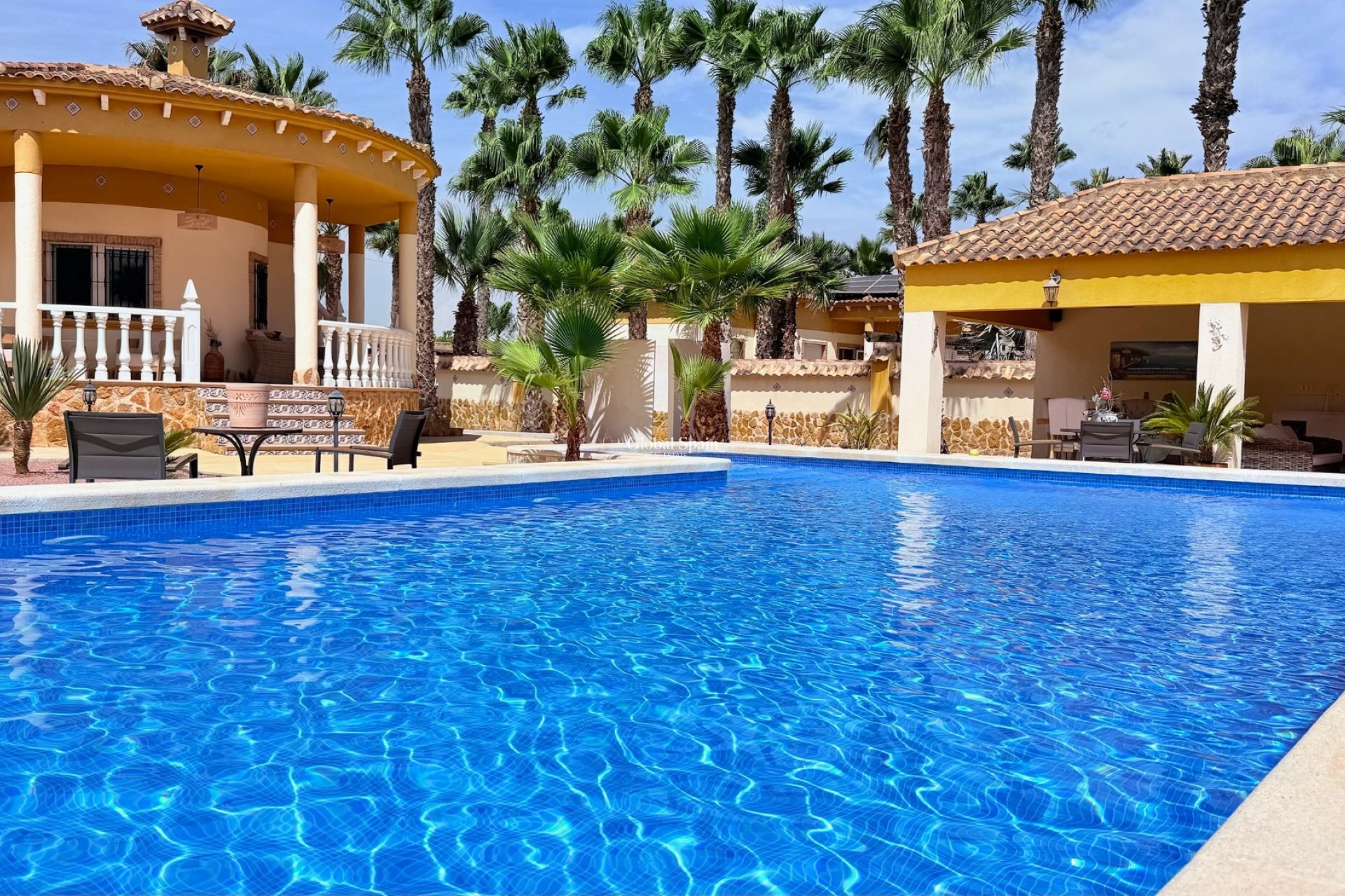 Revente - VILLA -
CATRAL