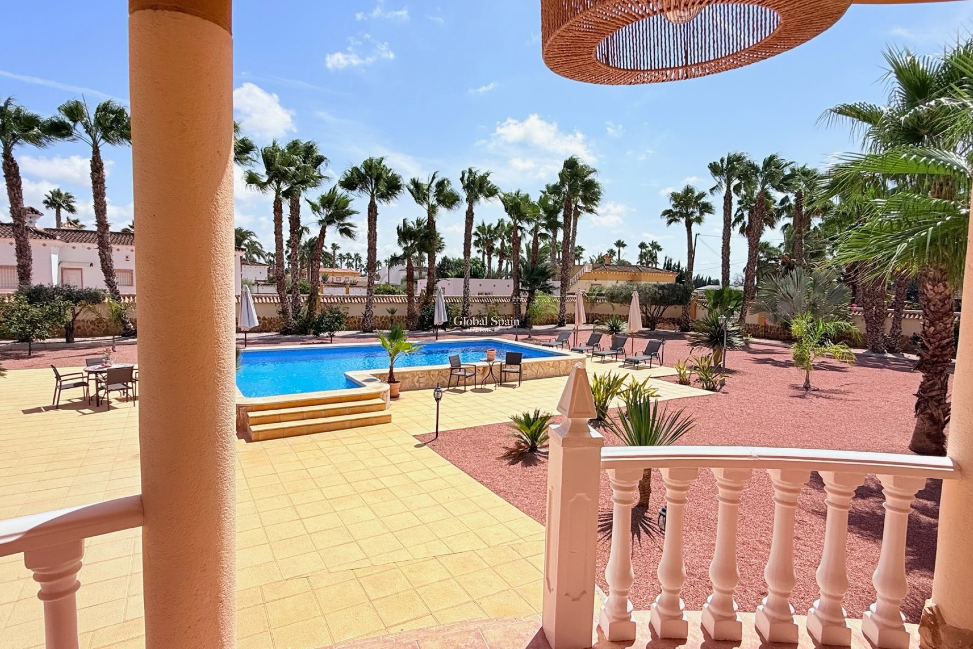 Revente - VILLA -
CATRAL