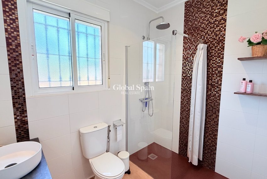 Revente - VILLA -
CATRAL