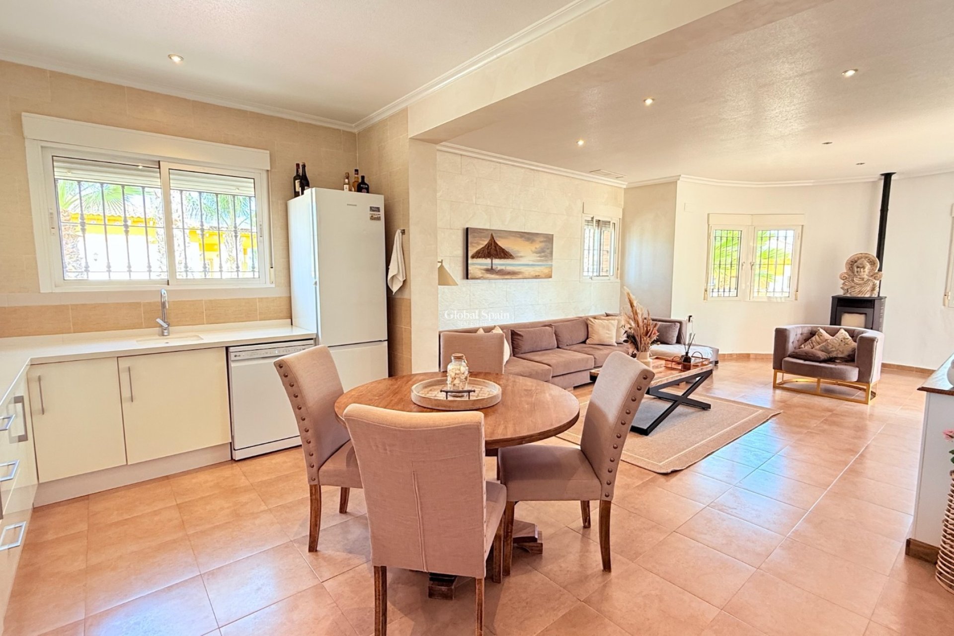 Revente - VILLA -
CATRAL