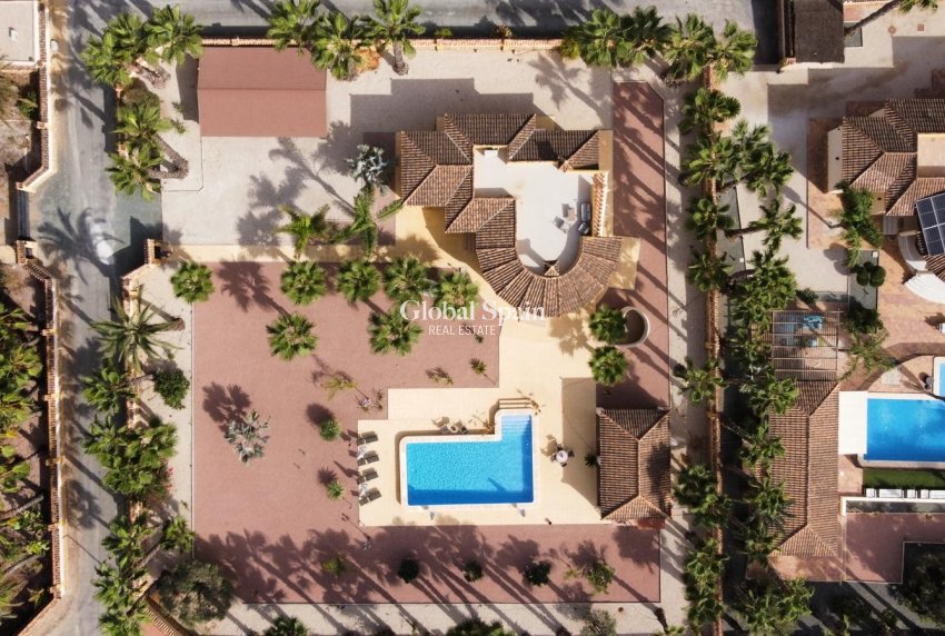 Revente - VILLA -
CATRAL