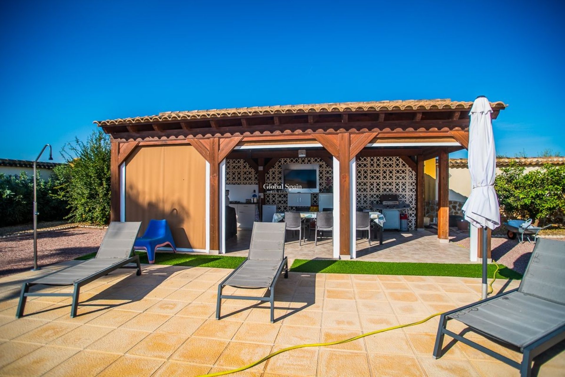 Revente - VILLA -
CATRAL