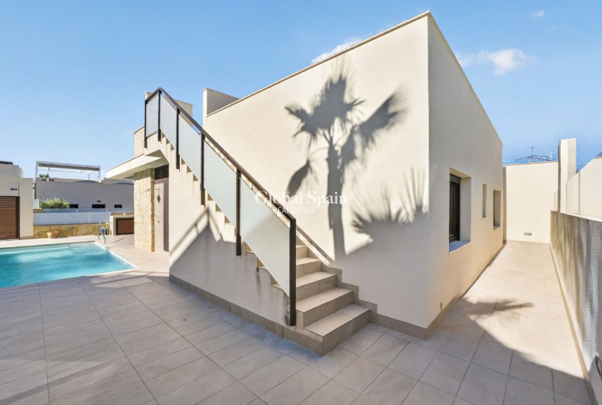 Revente - VILLA -
CIUDAD QUESADA - Alicante