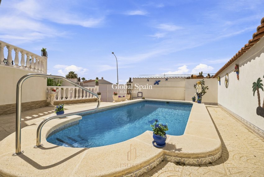Revente - VILLA -
CIUDAD QUESADA - Centro