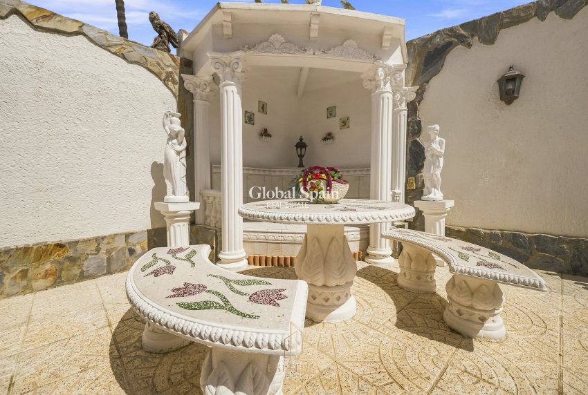 Revente - VILLA -
CIUDAD QUESADA - Centro