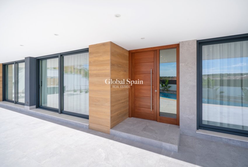 Revente - VILLA -
CIUDAD QUESADA - La Marquesa Golf