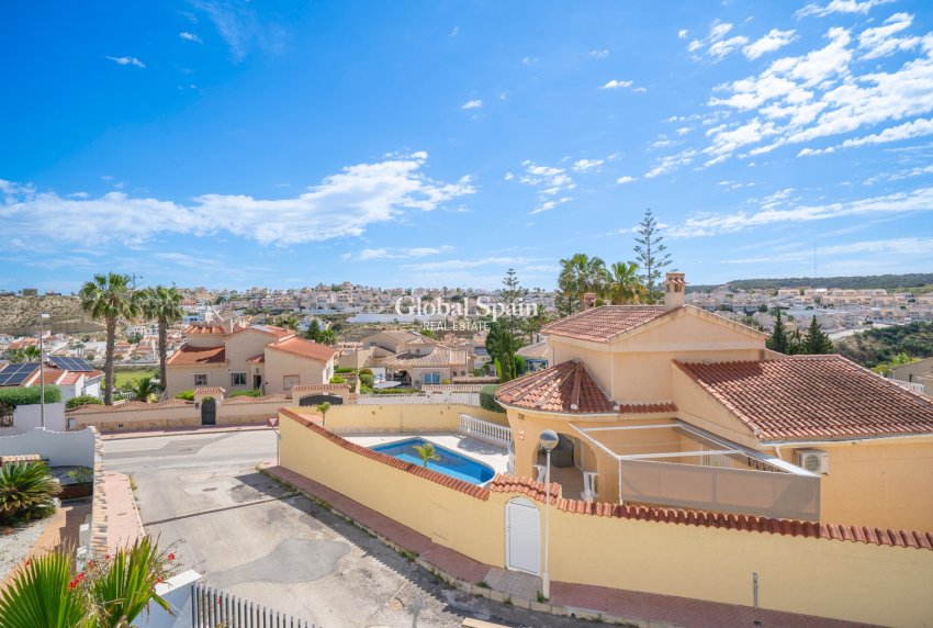 Revente - VILLA -
CIUDAD QUESADA - La Marquesa Golf