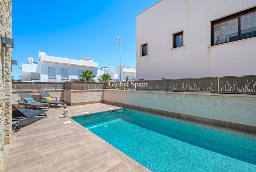 Revente - Villa -
CIUDAD QUESADA