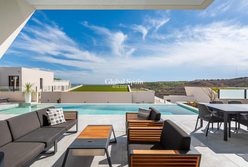 Revente - VILLA -
CIUDAD QUESADA