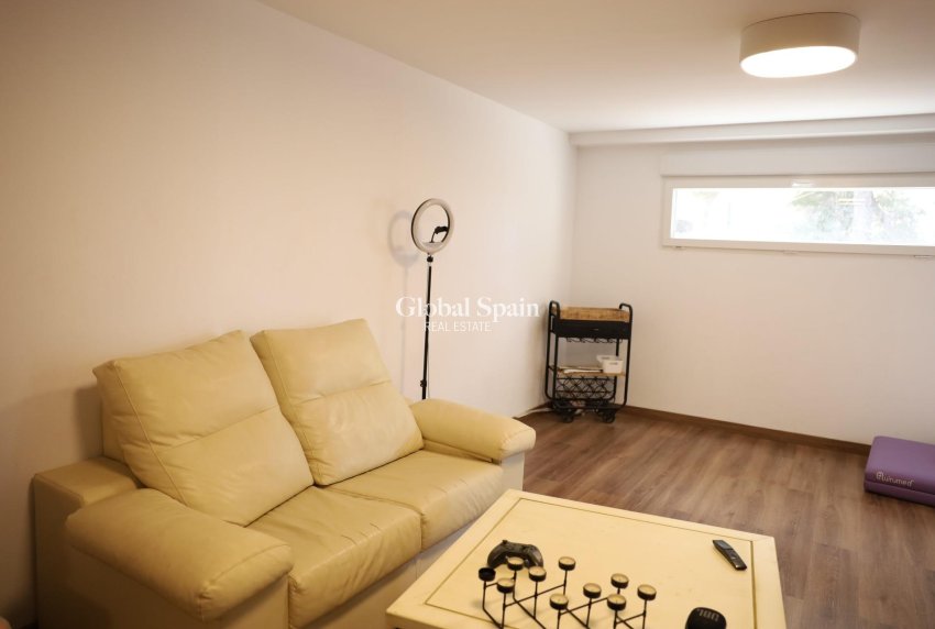 Revente - VILLA -
CIUDAD QUESADA