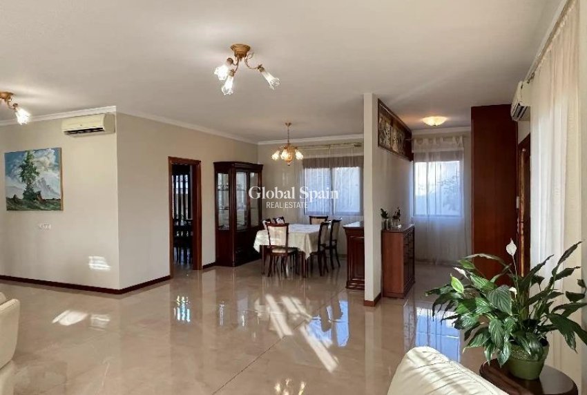 Revente - VILLA -
CIUDAD QUESADA