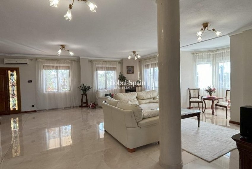 Revente - VILLA -
CIUDAD QUESADA