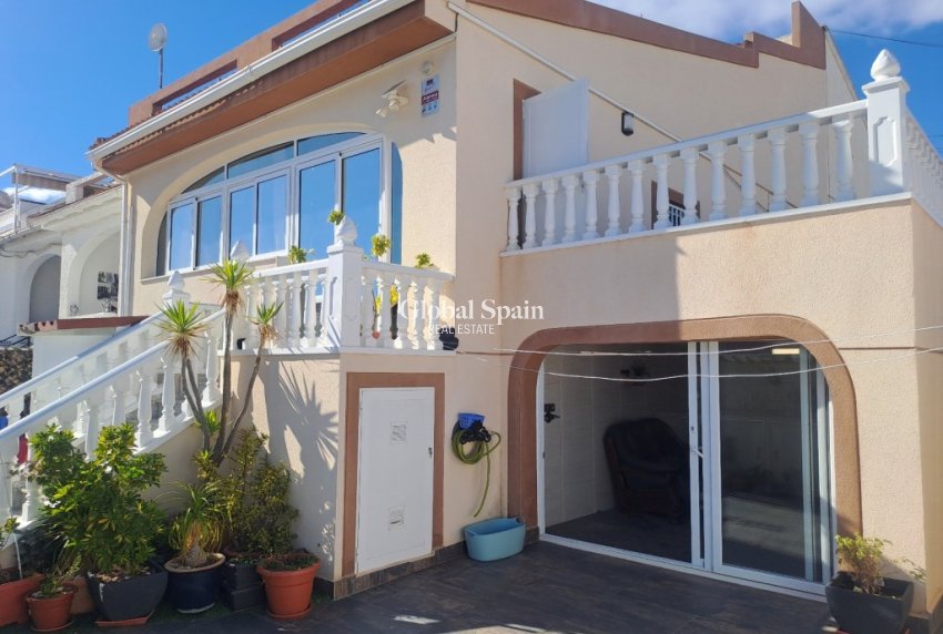 Revente - VILLA -
CIUDAD QUESADA