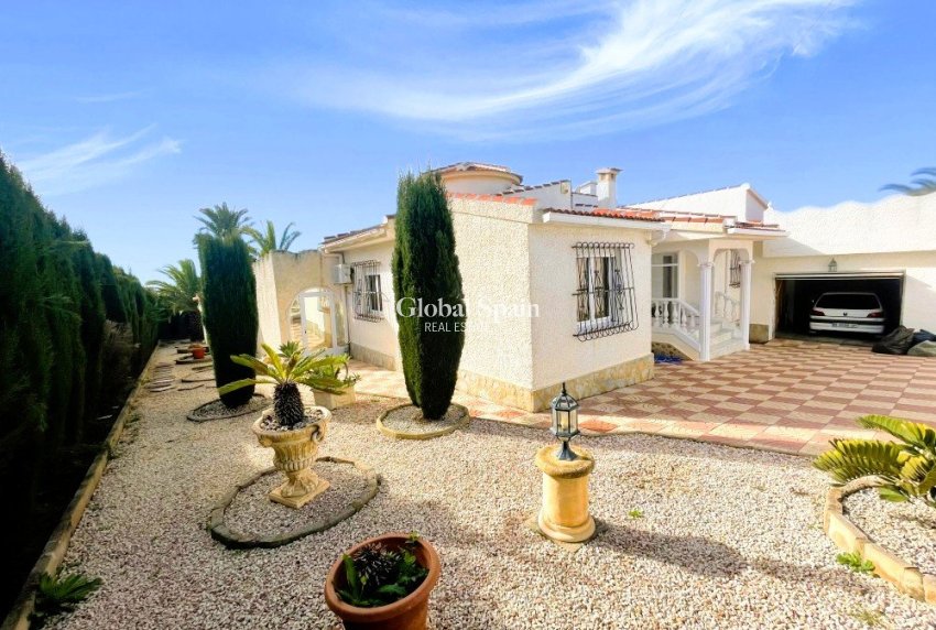 Revente - VILLA -
CIUDAD QUESADA