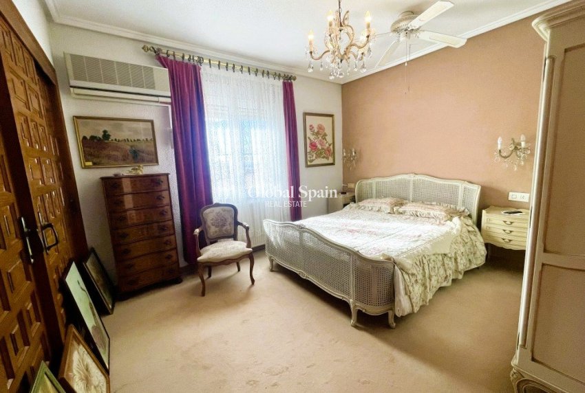 Revente - VILLA -
CIUDAD QUESADA