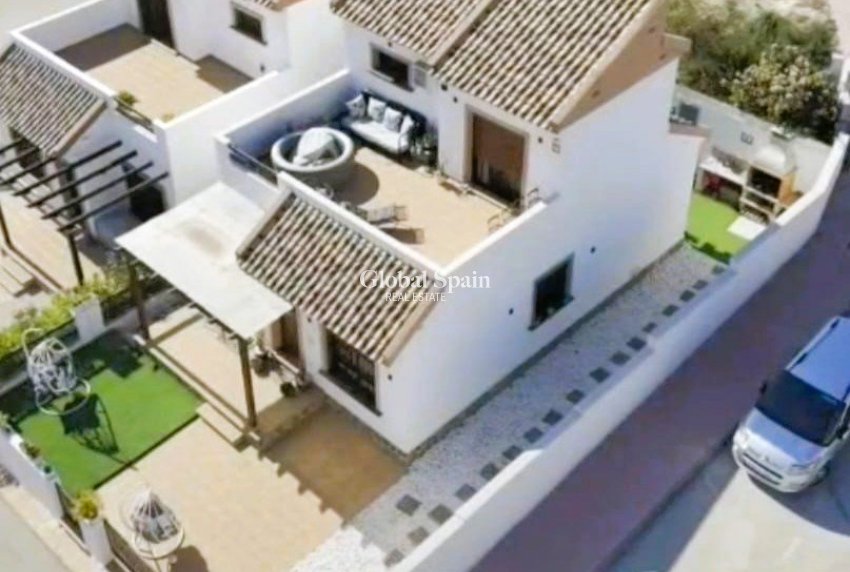 Revente - VILLA -
CIUDAD QUESADA