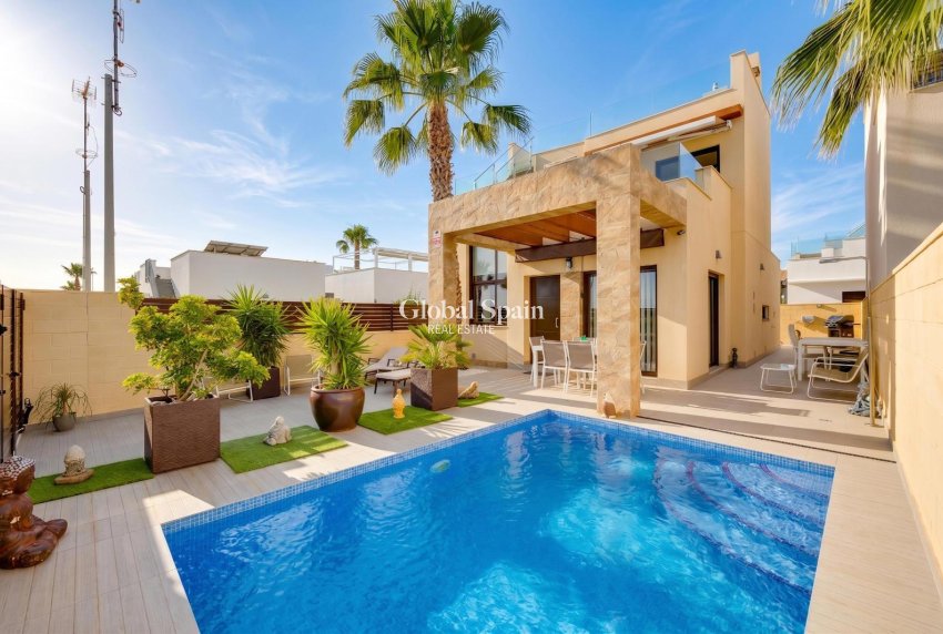 Revente - VILLA -
CIUDAD QUESADA