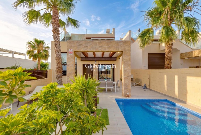 Revente - VILLA -
CIUDAD QUESADA