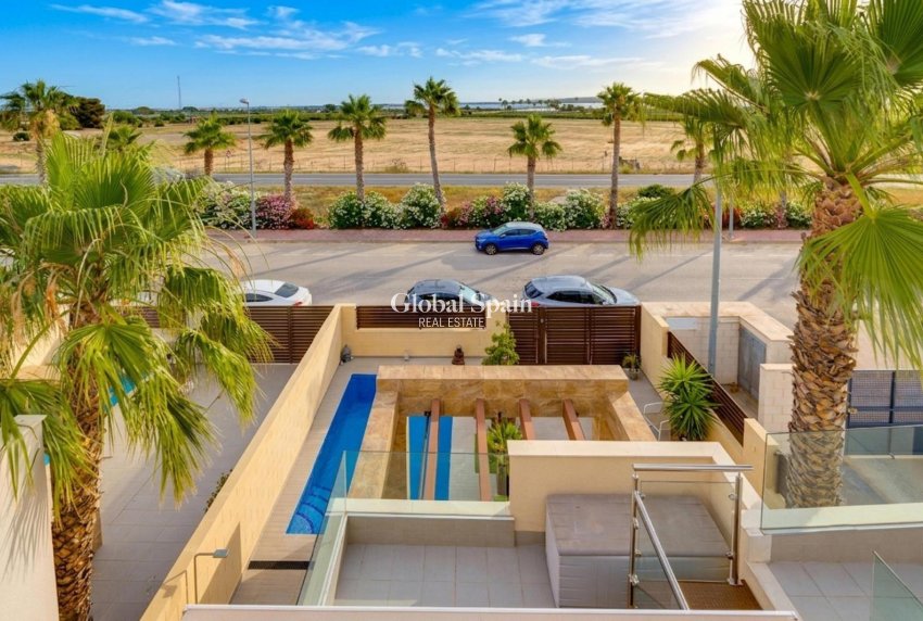 Revente - VILLA -
CIUDAD QUESADA