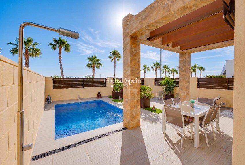 Revente - VILLA -
CIUDAD QUESADA