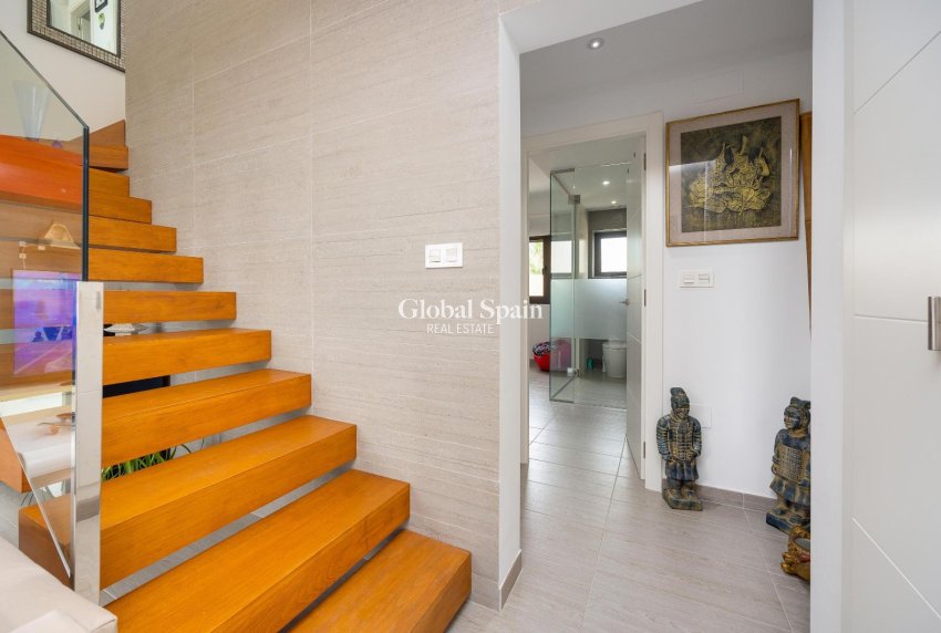 Revente - VILLA -
CIUDAD QUESADA