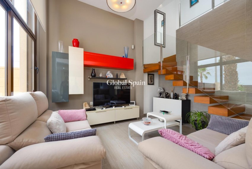 Revente - VILLA -
CIUDAD QUESADA