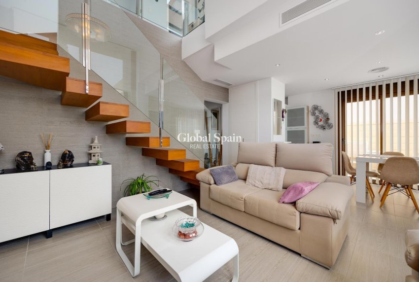 Revente - VILLA -
CIUDAD QUESADA