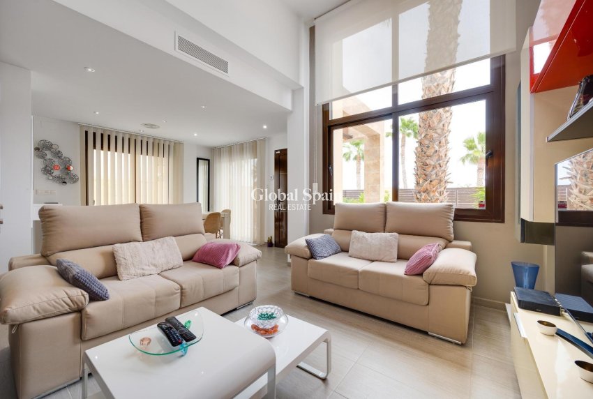 Revente - VILLA -
CIUDAD QUESADA