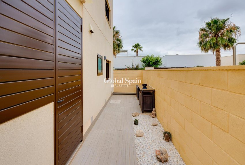 Revente - VILLA -
CIUDAD QUESADA