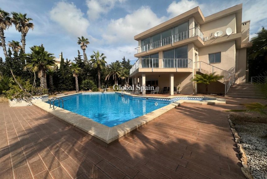 Revente - VILLA -
CIUDAD QUESADA