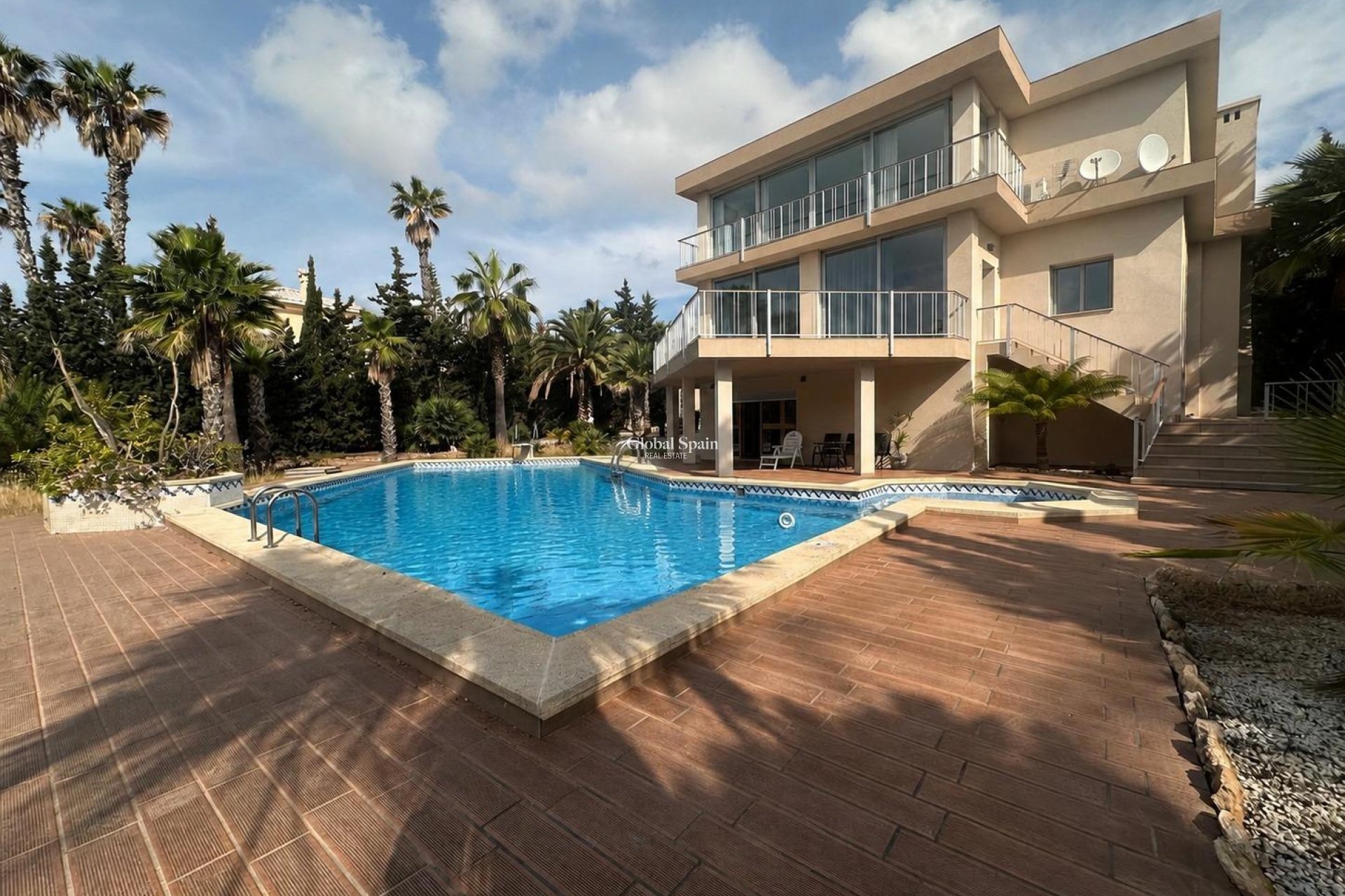 Revente - VILLA -
CIUDAD QUESADA