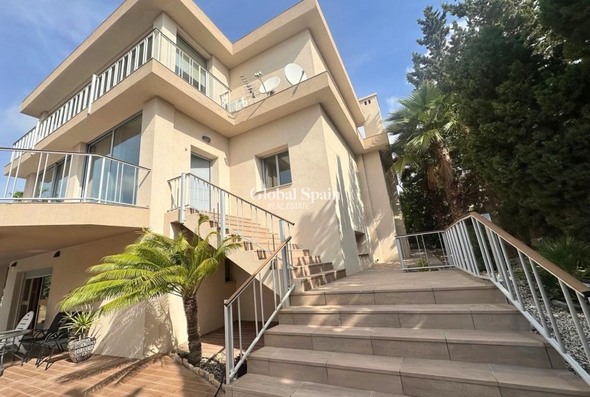 Revente - VILLA -
CIUDAD QUESADA