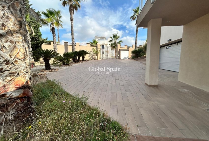 Revente - VILLA -
CIUDAD QUESADA