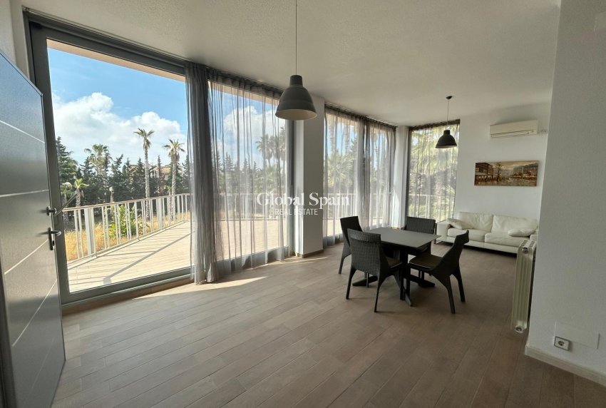 Revente - VILLA -
CIUDAD QUESADA