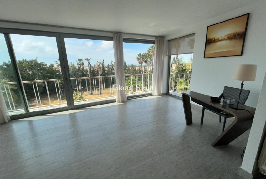 Revente - VILLA -
CIUDAD QUESADA