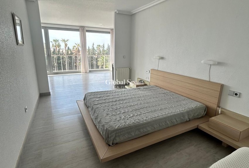 Revente - VILLA -
CIUDAD QUESADA