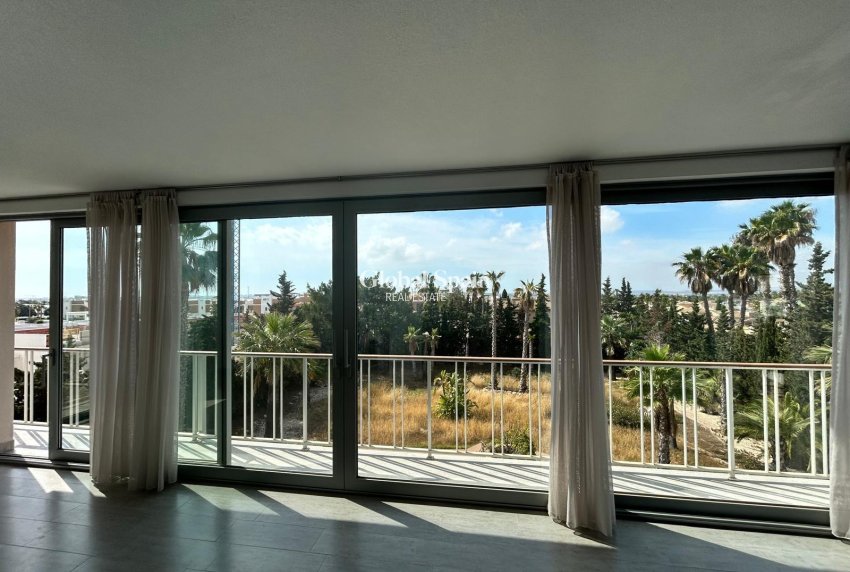 Revente - VILLA -
CIUDAD QUESADA
