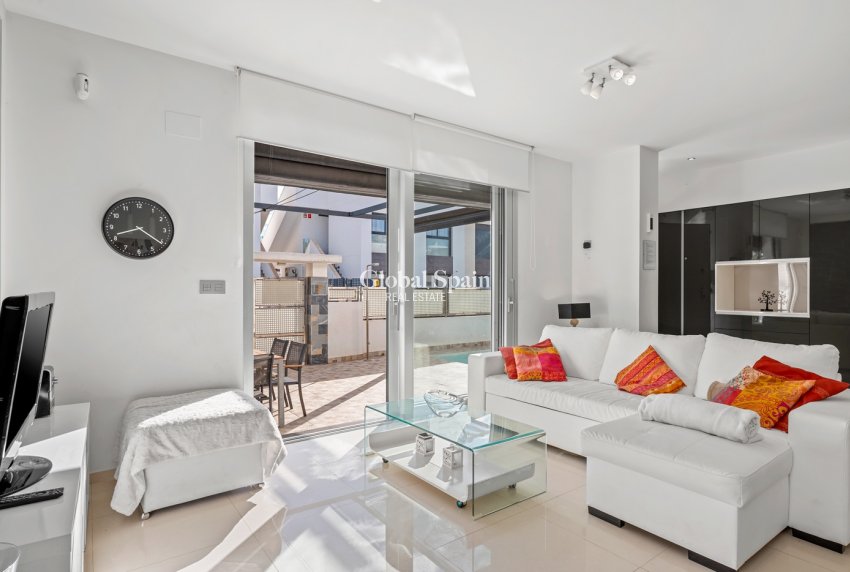 Revente - VILLA -
CIUDAD QUESADA