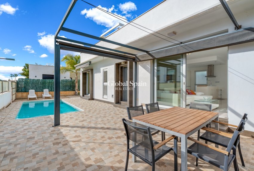 Revente - VILLA -
CIUDAD QUESADA