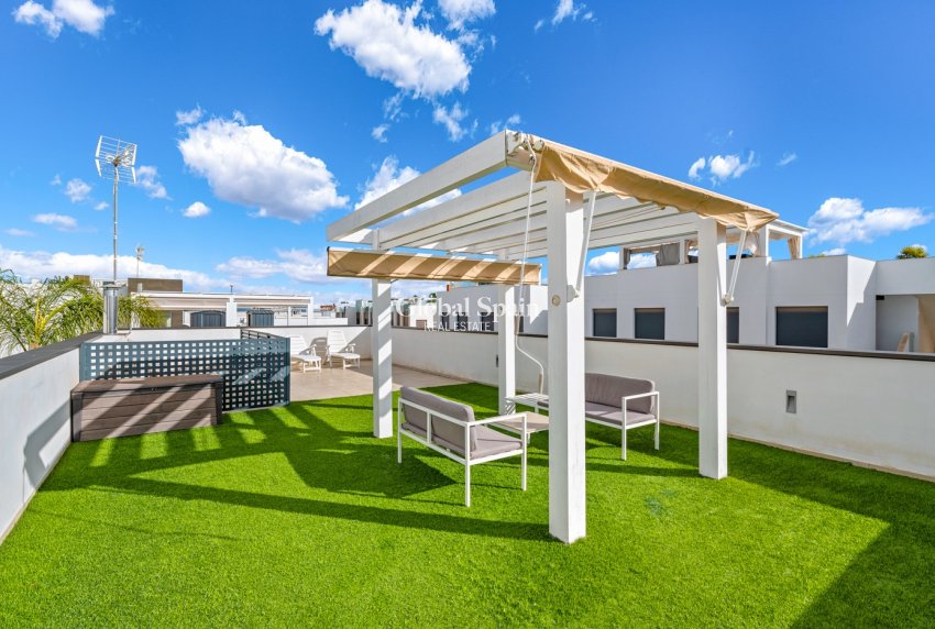 Revente - VILLA -
CIUDAD QUESADA