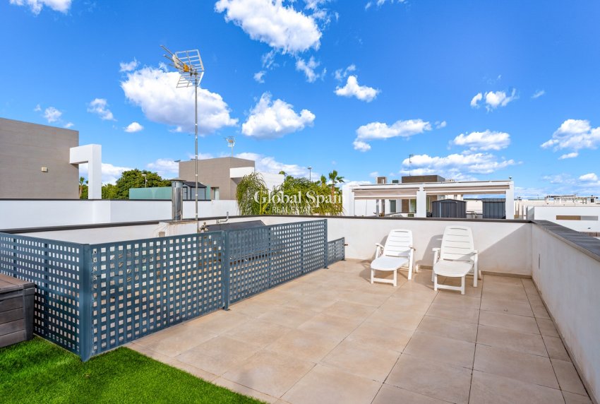 Revente - VILLA -
CIUDAD QUESADA