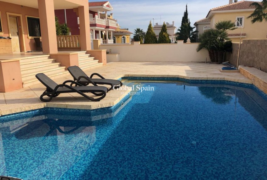 Revente - VILLA -
CIUDAD QUESADA