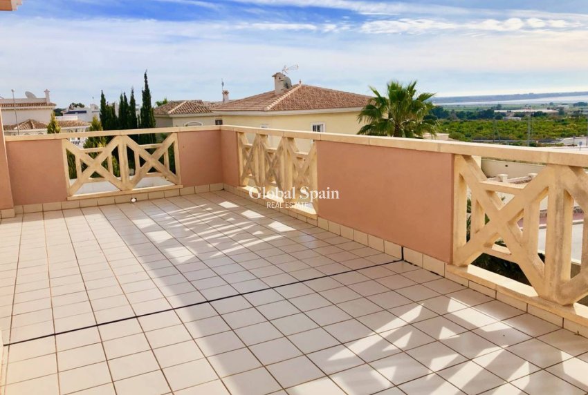 Revente - VILLA -
CIUDAD QUESADA