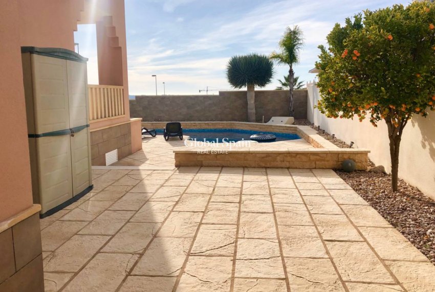 Revente - VILLA -
CIUDAD QUESADA