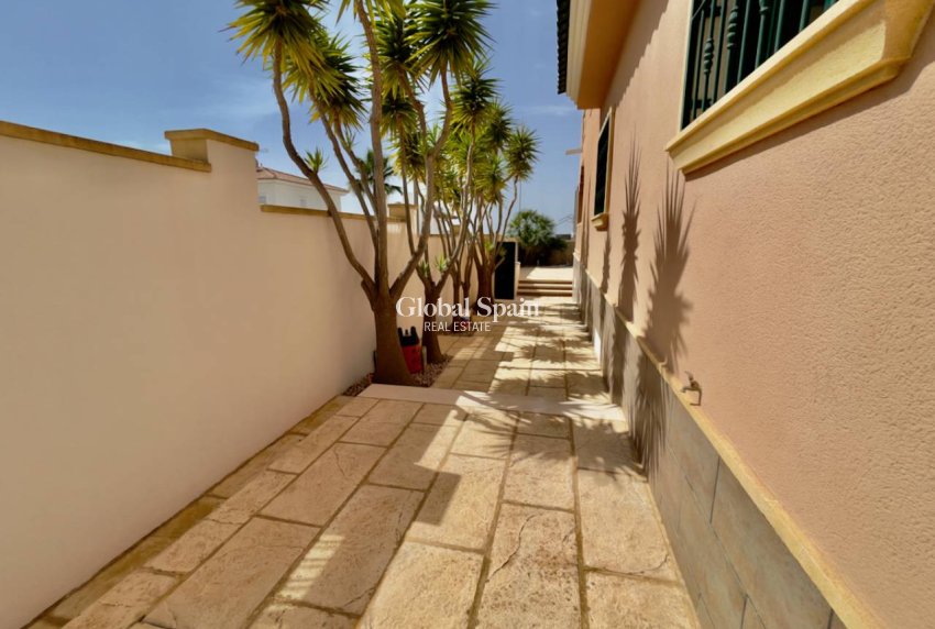 Revente - VILLA -
CIUDAD QUESADA