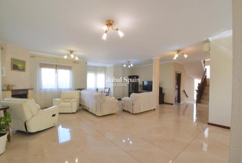 Revente - VILLA -
CIUDAD QUESADA